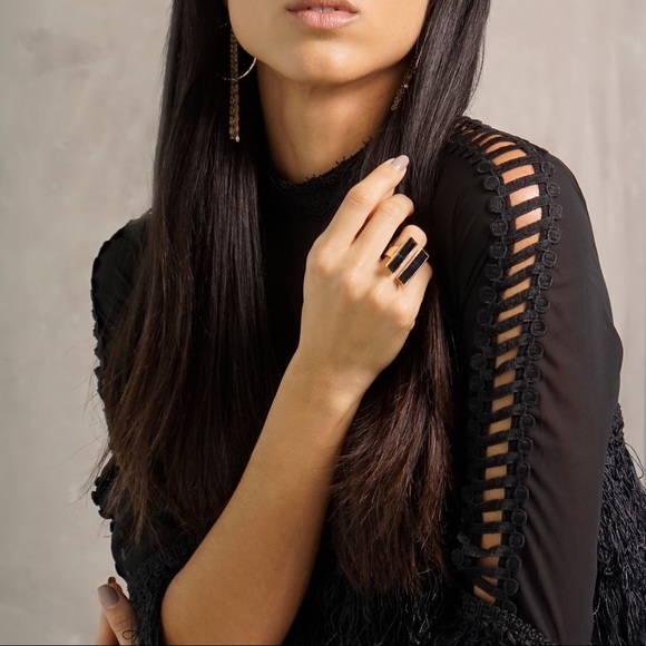 ⚡️Sample Sale⚡️Black Fringe Crop Top - Picture 4 of 8